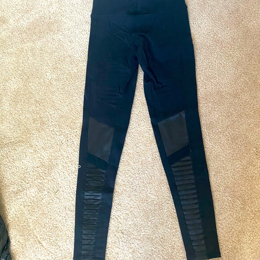 Alo Moto leggings
